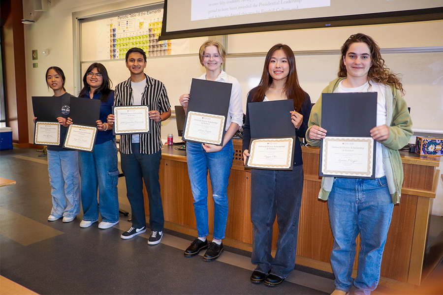 Students with certificates 